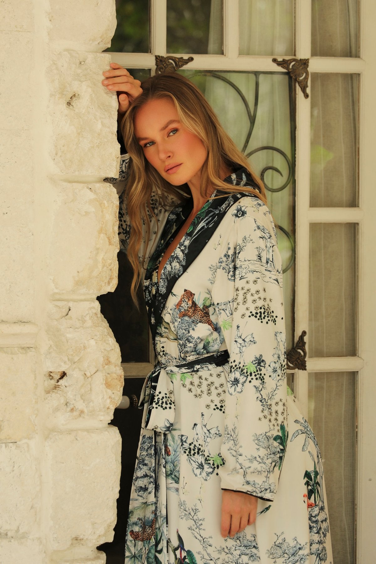 Lionne Çift Taraflı Uzun Kimono Sabahlık